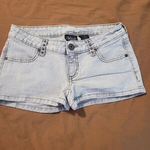 City Streets Women's Sz 0 Denim Mini Booty Shorts Acid Wash Studded